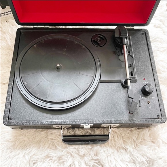 Crosley Cruiser 3-Speed Turntable Record Player - Picture 3 of 10